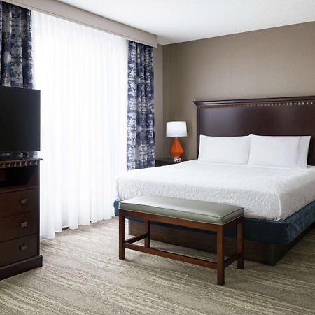 Hampton Inn & Suites National Harbor/Alexandria Area Exterior photo