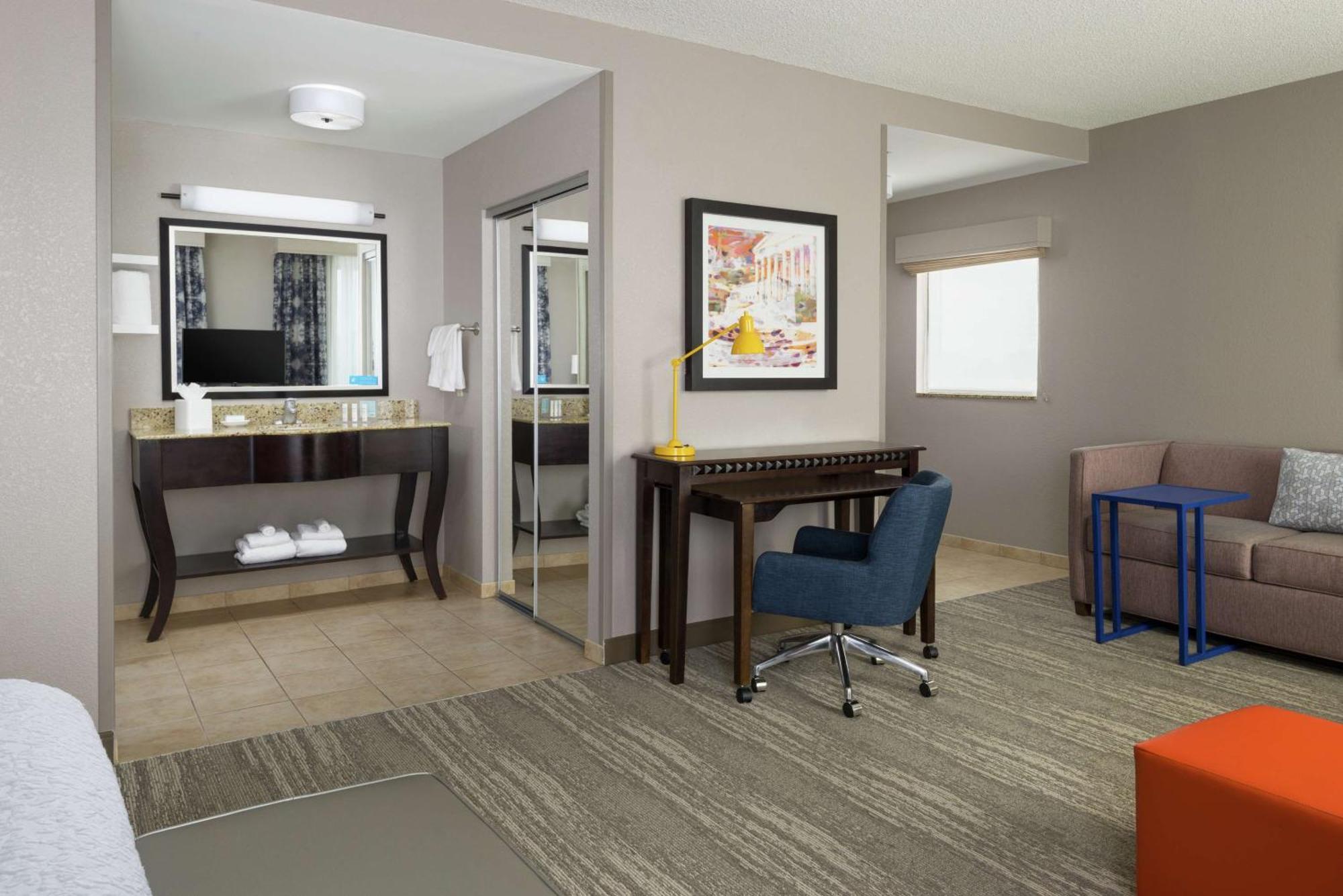 Hampton Inn & Suites National Harbor/Alexandria Area Exterior photo