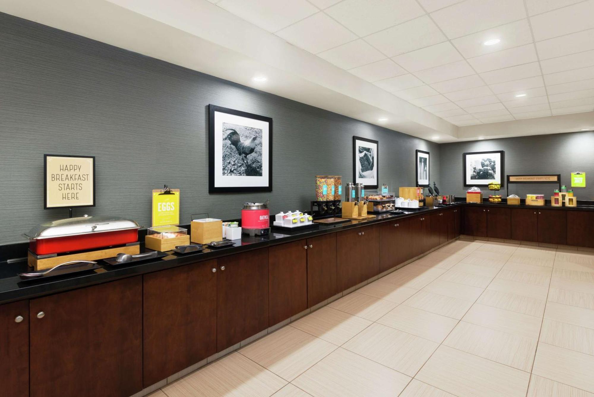 Hampton Inn & Suites National Harbor/Alexandria Area Exterior photo