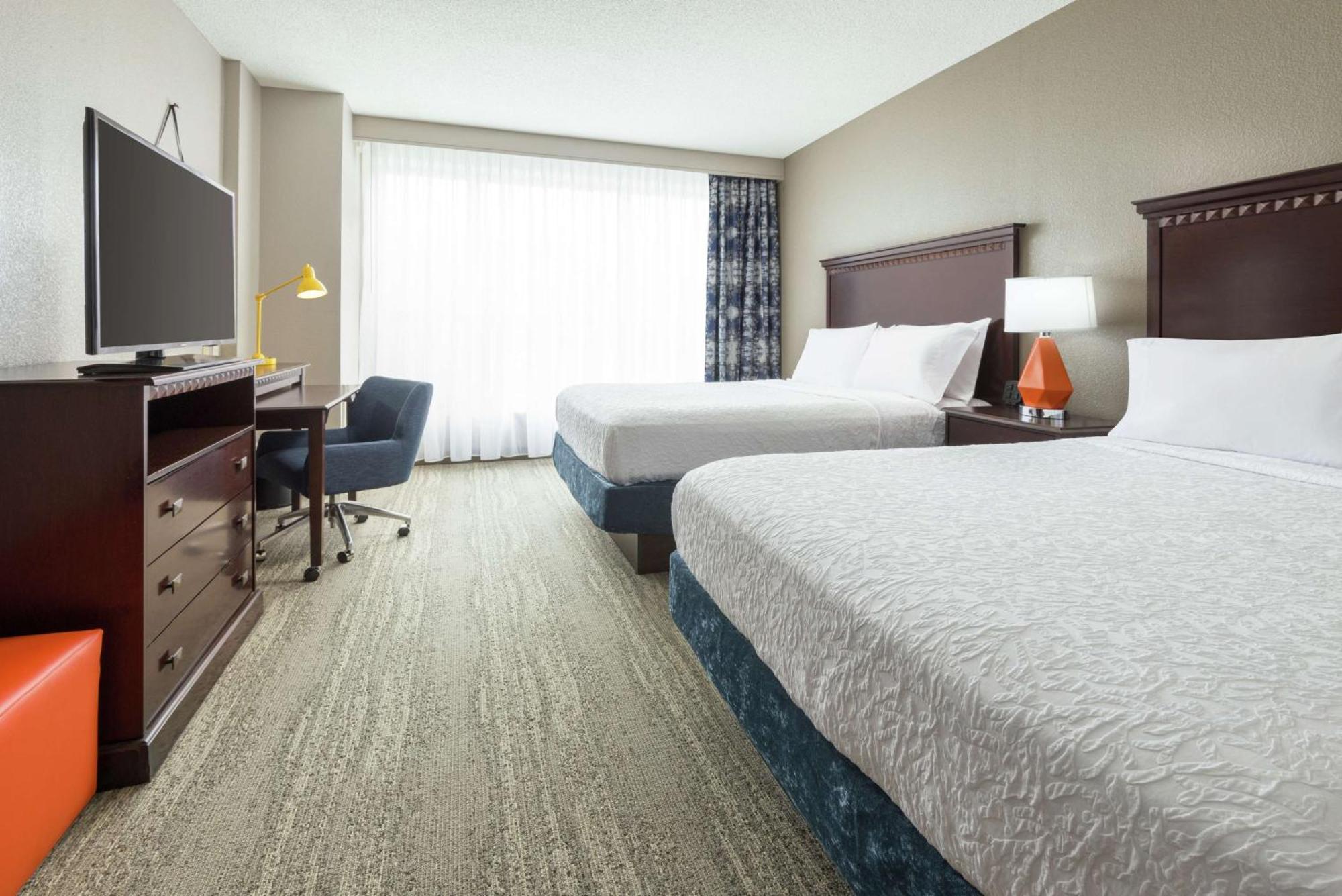 Hampton Inn & Suites National Harbor/Alexandria Area Exterior photo