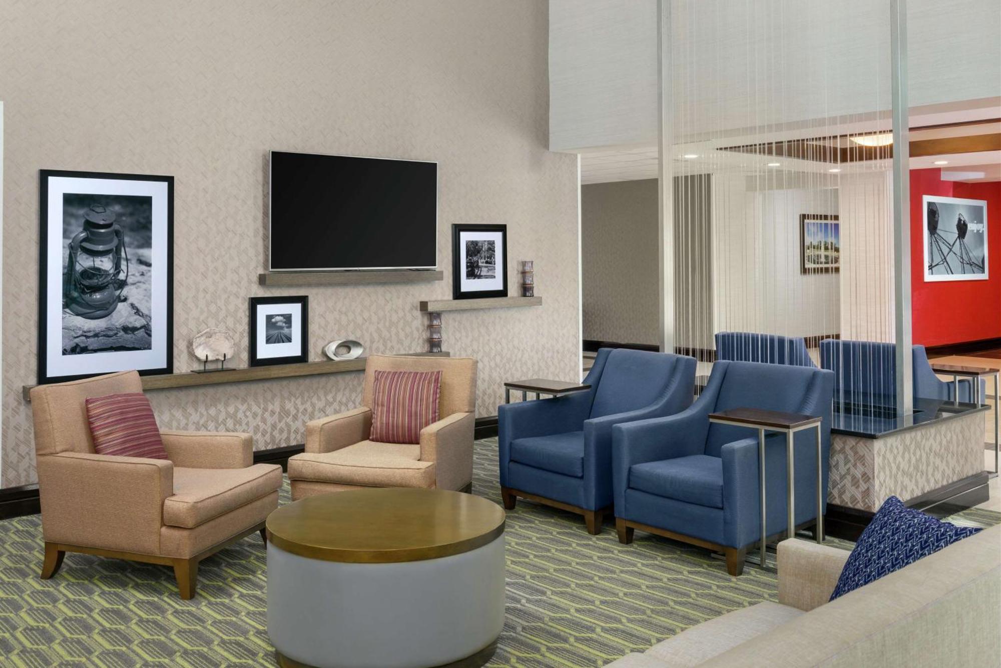 Hampton Inn & Suites National Harbor/Alexandria Area Exterior photo