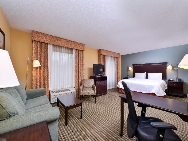 Hampton Inn & Suites National Harbor/Alexandria Area Exterior photo