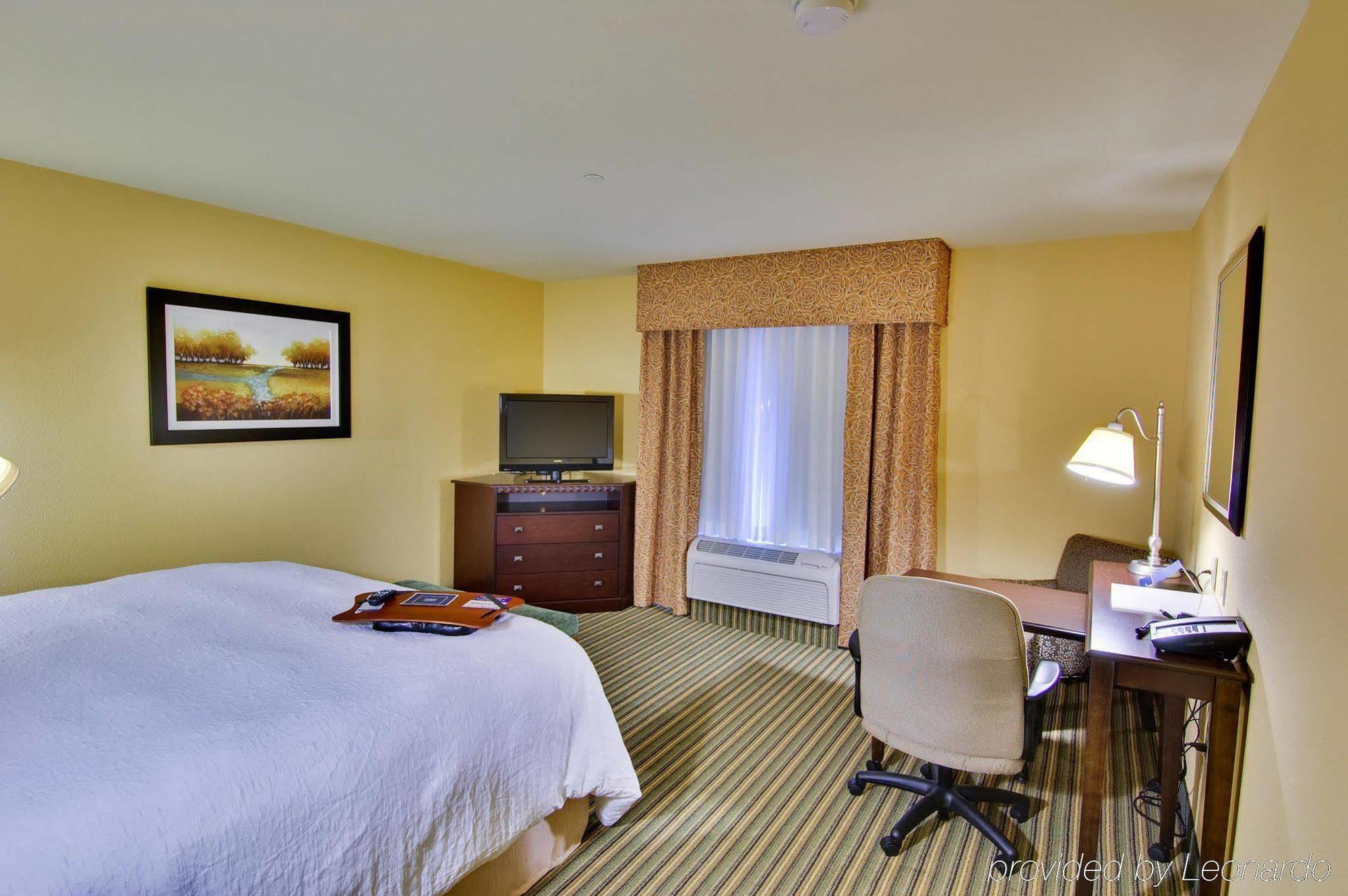 Hampton Inn & Suites National Harbor/Alexandria Area Exterior photo