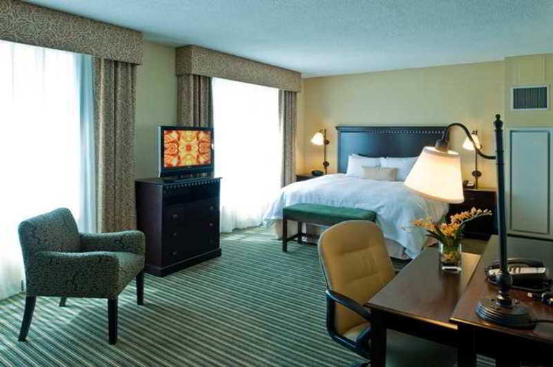 Hampton Inn & Suites National Harbor/Alexandria Area Room photo
