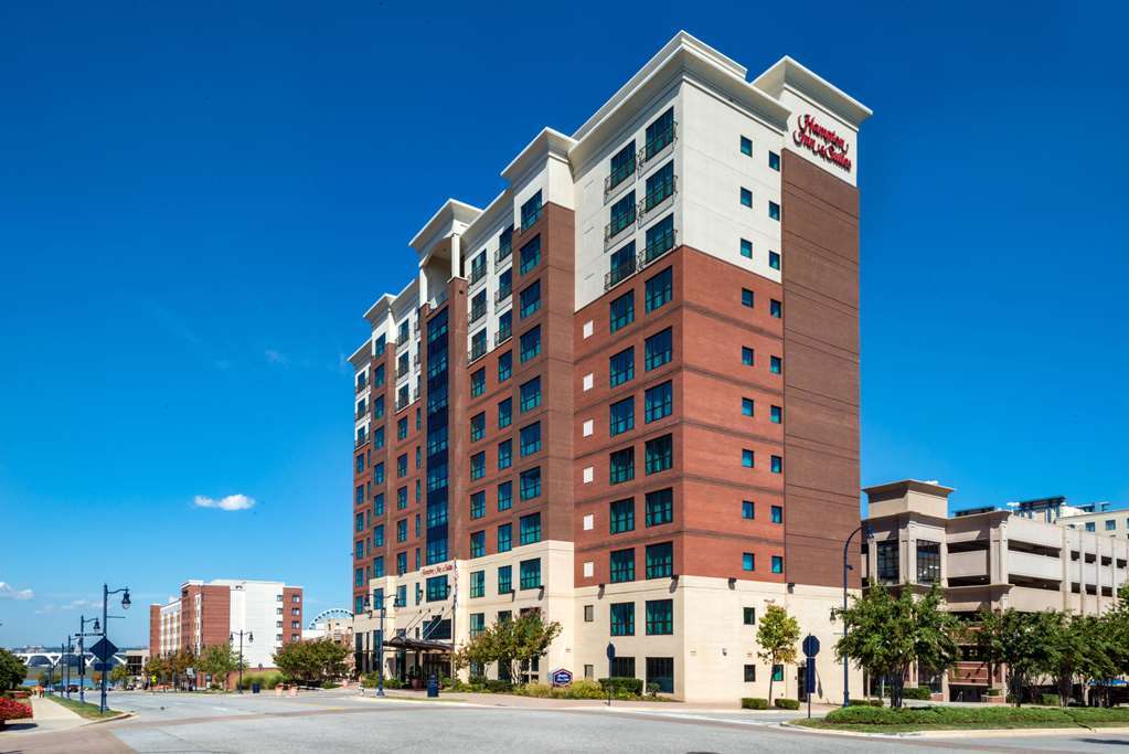 Hampton Inn & Suites National Harbor/Alexandria Area Exterior photo