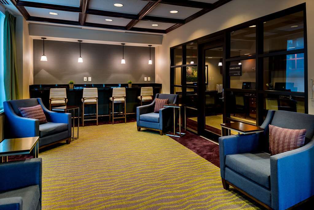 Hampton Inn & Suites National Harbor/Alexandria Area Interior photo